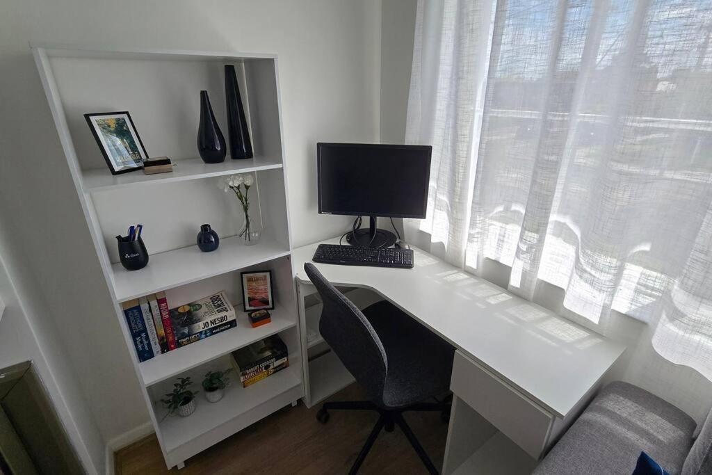 Elsternwick Easy Living - 2 Bedroom Sleeping 4 墨尔本 外观 照片